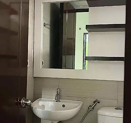 Transient Family Hotel Manila